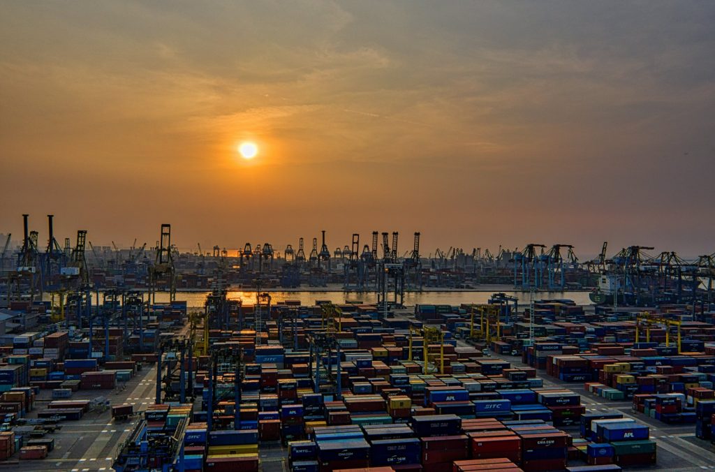 Photo des conteneurs à Port-Saint-Louis-du-Rhône